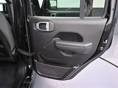 Used 2024 Jeep Gladiator Rubicon w/ Safety Group image 28