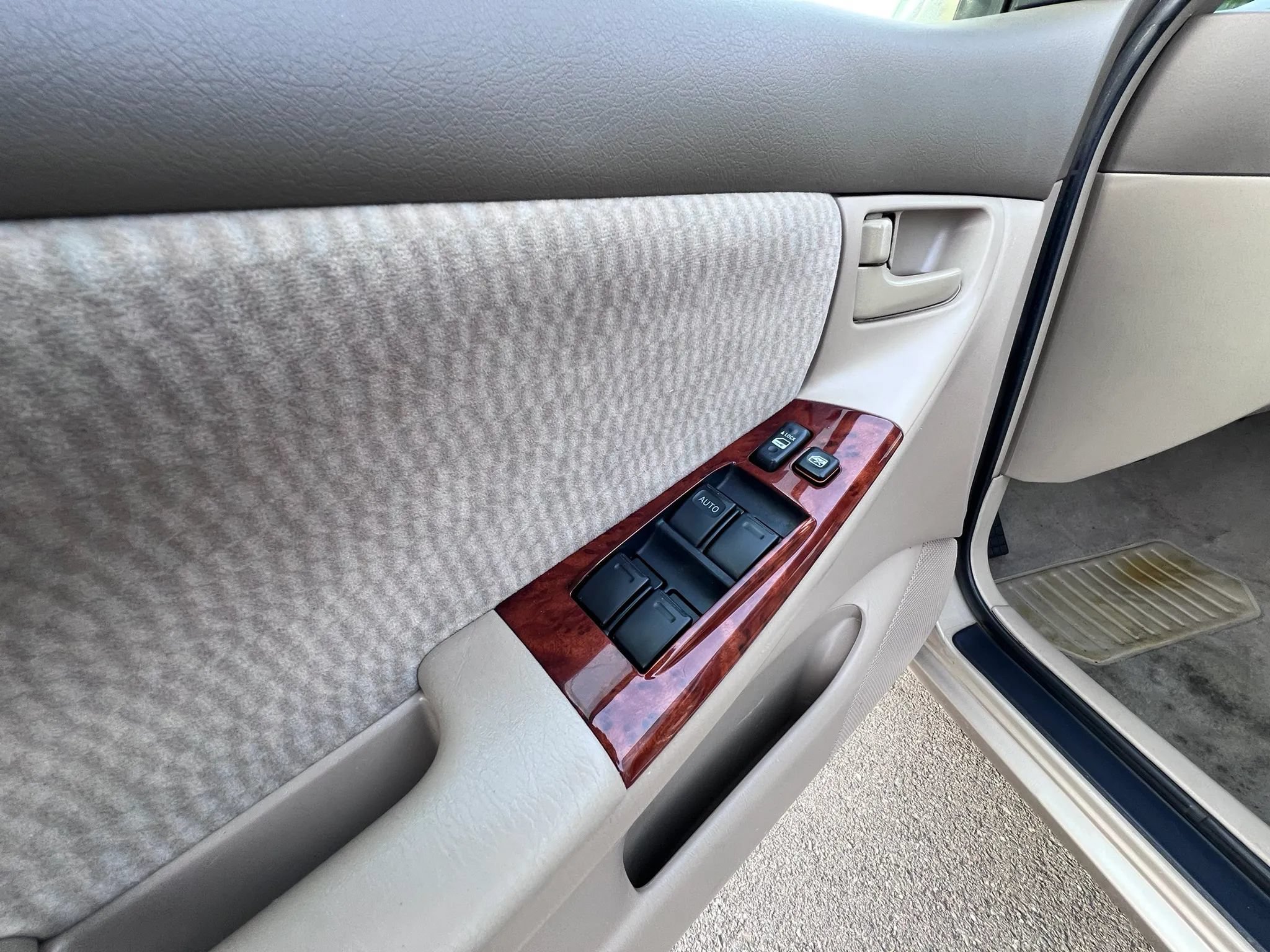 Used 2007 Toyota Corolla CE FWD image 13