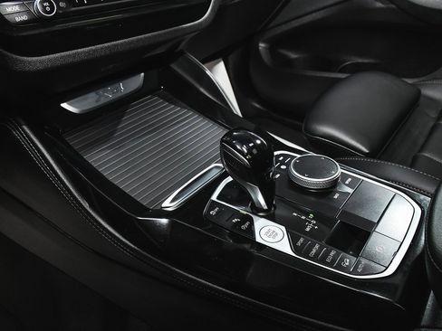 Used 2025 BMW X4 xDrive30i image 46