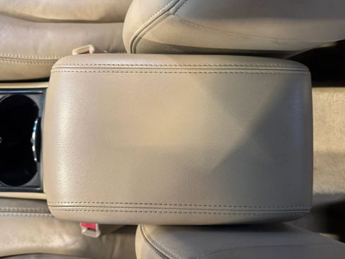 Used 2011 Buick Lucerne CXL FWD image 18