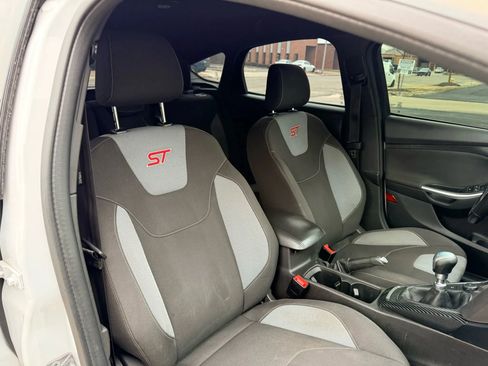 Used 2017 Ford Focus ST image 16