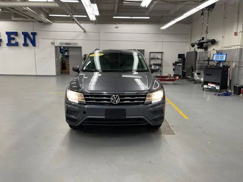 Used 2019 Volkswagen Tiguan SE w/ Panoramic Sunroof Package AWD/4WD image 6