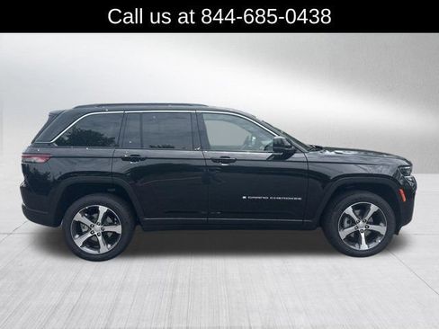 New 2026 Jeep Grand Cherokee Limited RWD image 4