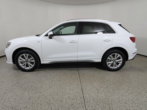 Certified 2025 Audi Q3 2.0T Premium Plus w/ Premium Plus Package image 4