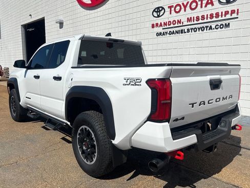 Used 2024 Toyota Tacoma TRD Off-Road image 3