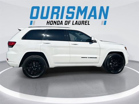 Used 2020 Jeep Grand Cherokee Altitude image 9
