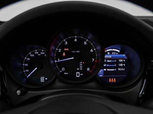 Certified 2025 Porsche Macan image 29