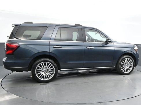 Used 2022 Ford Expedition Limited image 8