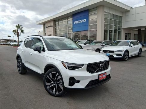 New 2026 Volvo XC40 B5 Ultra w/ Protection Package Premier AWD/4WD image 1