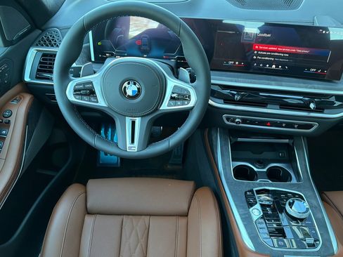 New 2026 BMW X7 M60i image 6