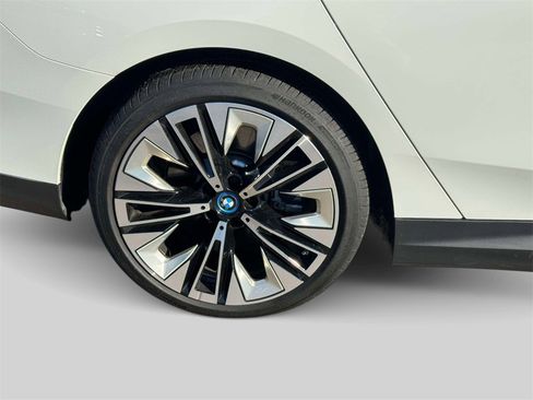 Certified 2025 BMW i5 xDrive40 w/ Premium Package image 7