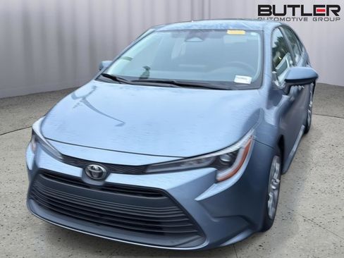 Certified 2024 Toyota Corolla LE FWD image 3