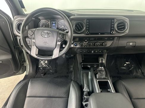 Used 2023 Toyota Tacoma TRD Off-Road w/ TRD Premium Off Road Package AWD/4WD image 17