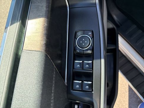 Used 2022 Ford F150 Lariat image 12