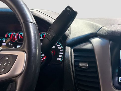 Used 2020 GMC Yukon XL SLT image 16