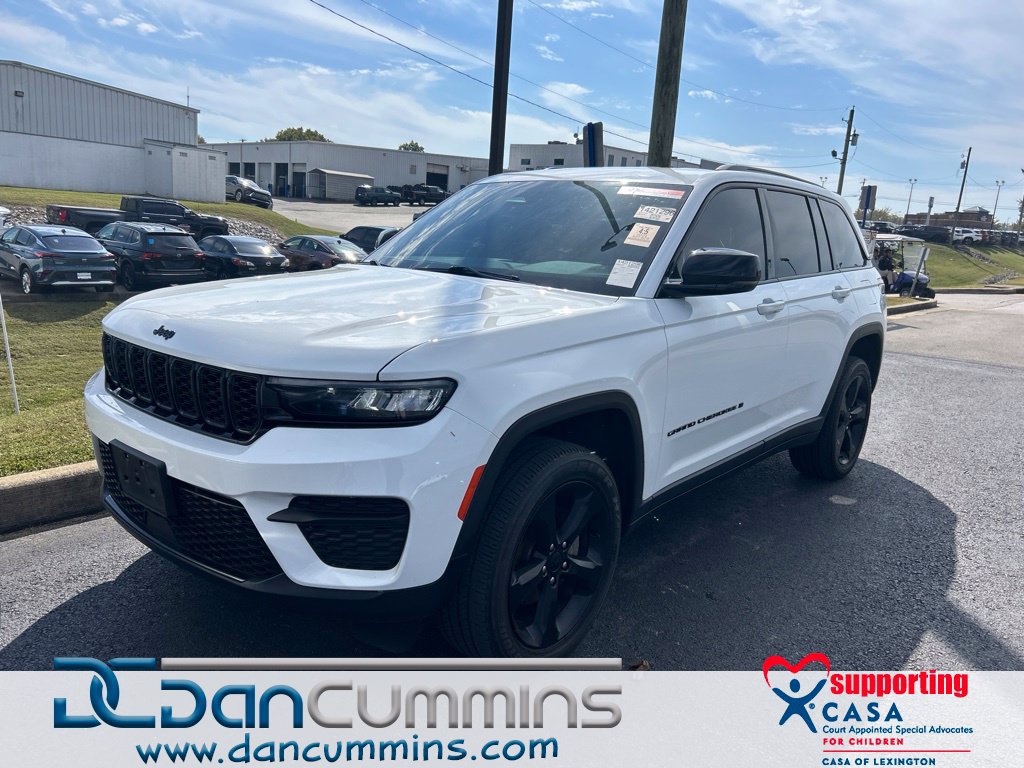 Used 2024 Jeep Grand Cherokee Altitude AWD/4WD image 1