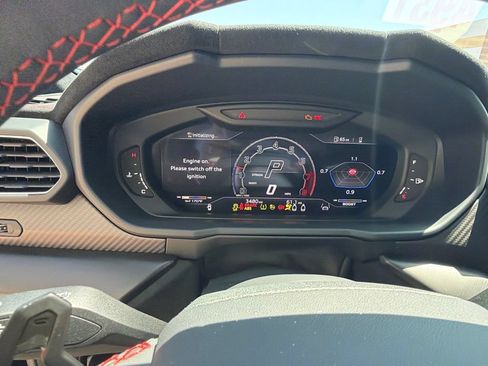 Used 2024 Lamborghini Urus Performante AWD/4WD image 12
