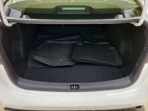 Used 2025 Toyota Corolla SE FWD image 7