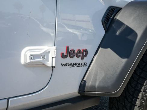 Used 2021 Jeep Wrangler Unlimited Rubicon w/ Safety Group AWD/4WD image 33