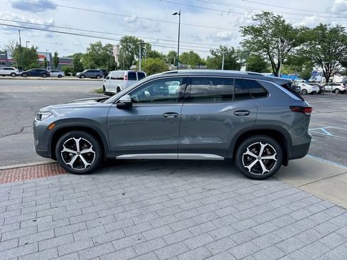 New 2025 Volkswagen Tiguan SE image 4