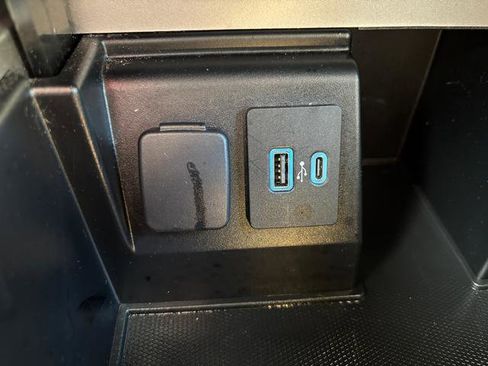 Used 2020 Ford Explorer Platinum image 27