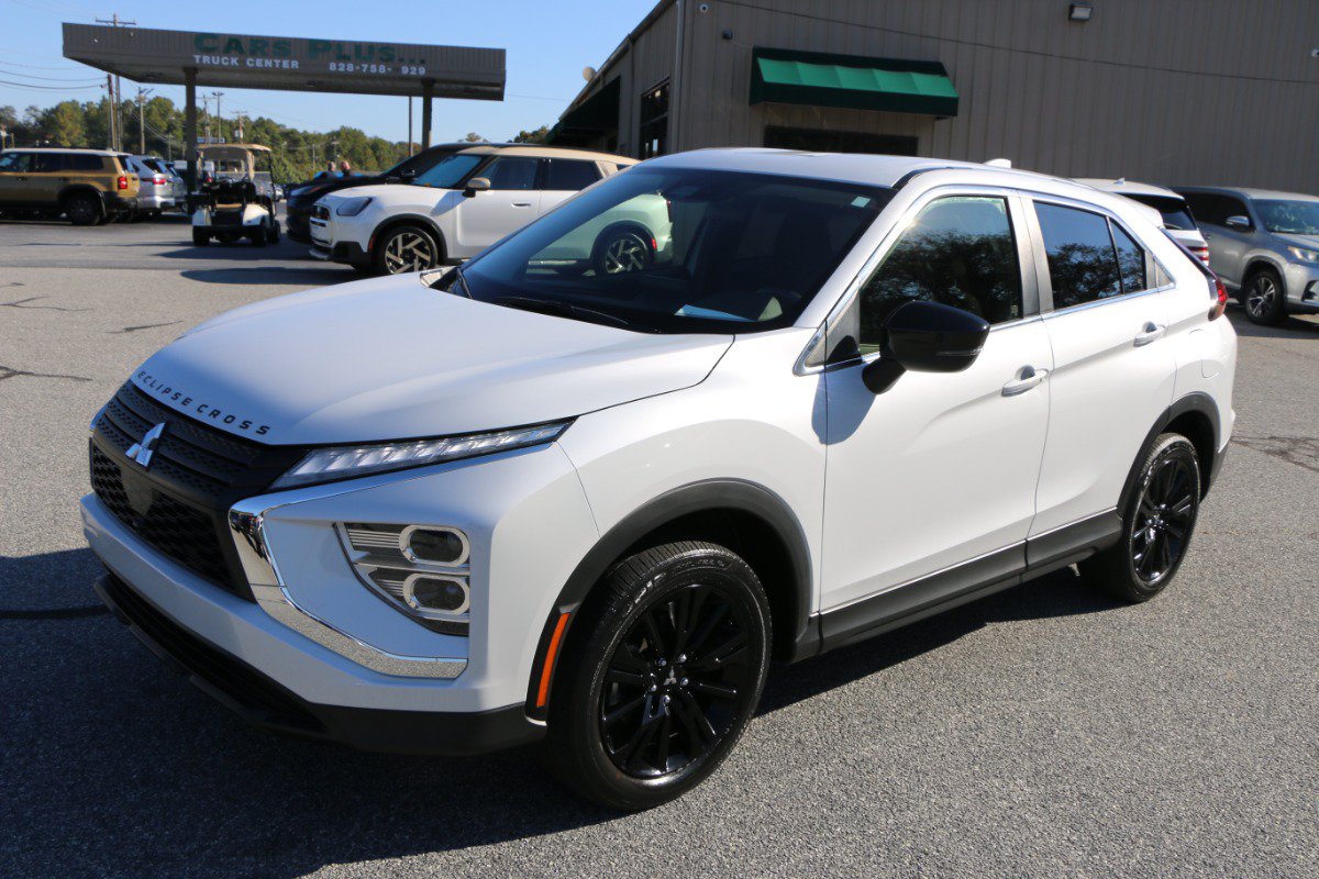 Used 2024 Mitsubishi Eclipse Cross LE AWD/4WD image 1