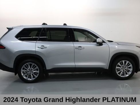 Used 2024 Toyota Grand Highlander Platinum image 4