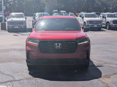 Used 2025 Honda Pilot Black Edition image 5