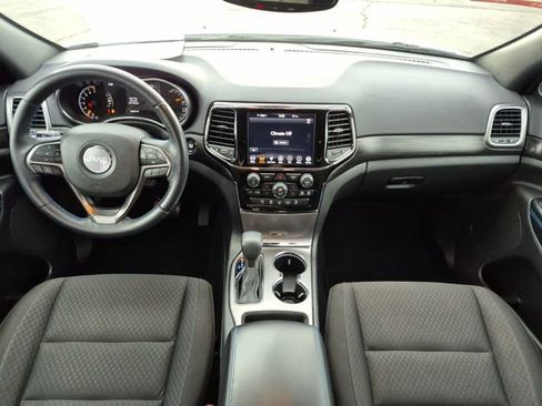 Used 2019 Jeep Grand Cherokee Laredo image 17