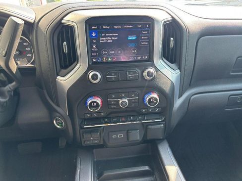 Used 2021 GMC Sierra 1500 SLT w/ SLT Premium Package AWD/4WD image 17