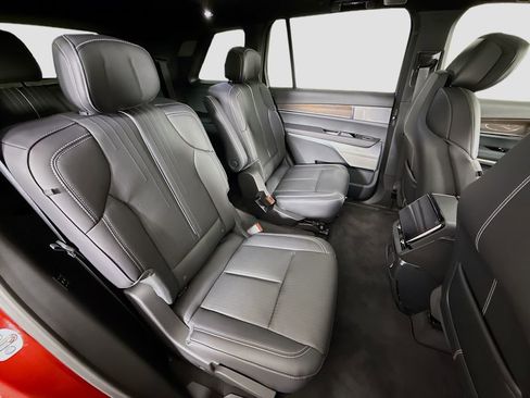 New 2026 Cadillac Vistiq Sport image 30