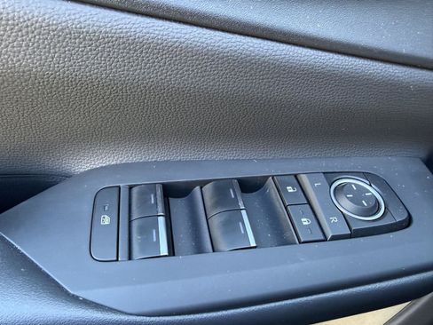 Used 2026 Toyota Prius Plug-In Hybrid FWD image 14