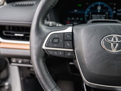 Used 2024 Toyota Grand Highlander Platinum image 16