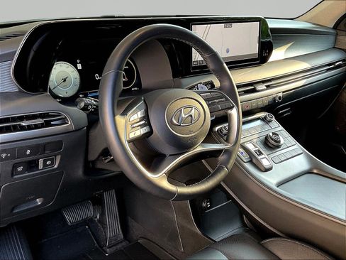 Used 2023 Hyundai Palisade Limited FWD image 17