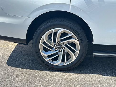 New 2027 Lincoln Navigator Reserve AWD/4WD image 18