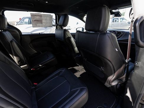 New 2026 Chrysler Voyager LX image 27