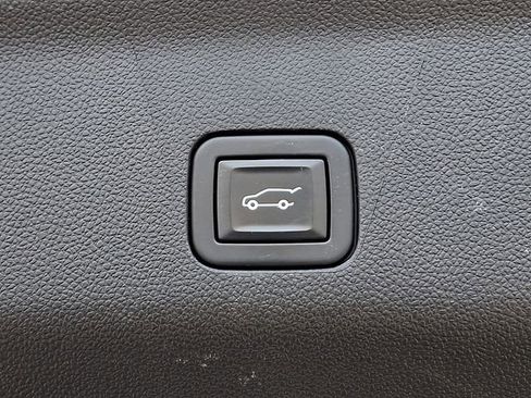 Used 2022 GMC Yukon Denali image 33