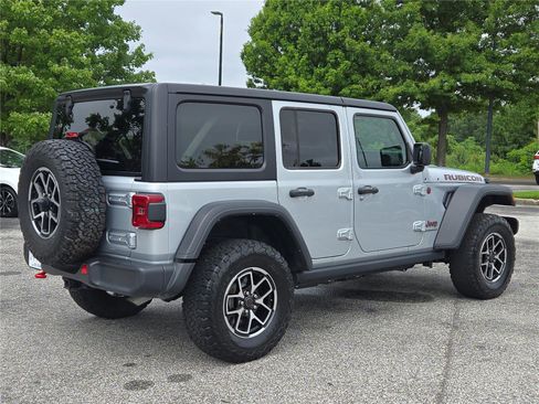 Used 2024 Jeep Wrangler Unlimited Rubicon AWD/4WD image 7