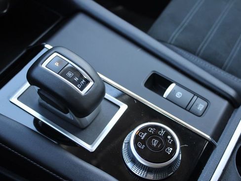 Used 2022 Mitsubishi Outlander SE image 42