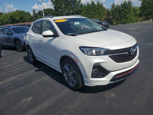 Used 2022 Buick Encore GX Select w/ Sport Touring Package FWD image 5