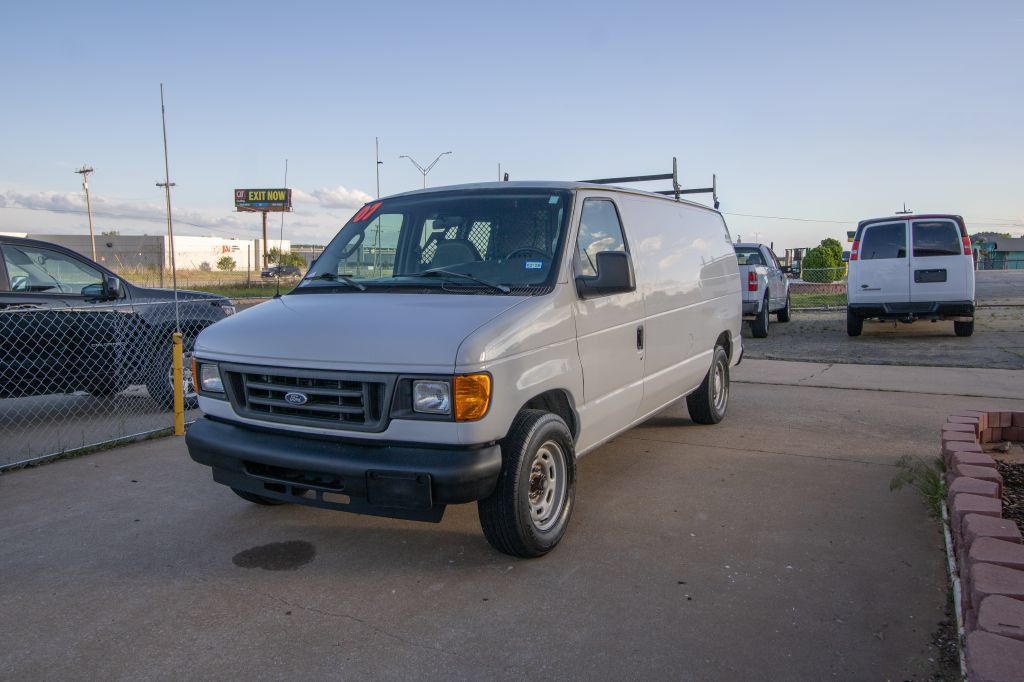 Used 2006 Ford E-150 and Econoline 150 RWD image 3