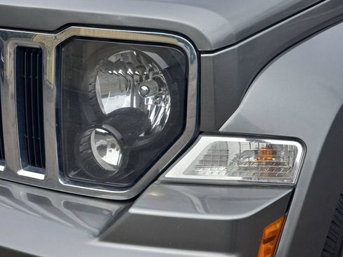 Used 2012 Jeep Liberty Limited Jet AWD/4WD image 30