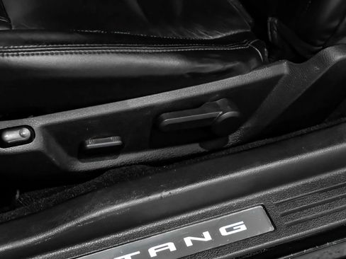 Used 2013 Ford Mustang GT Premium w/ Electronics Pkg RWD image 36