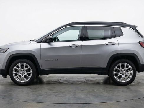 Used 2025 Jeep Compass Limited AWD/4WD image 5