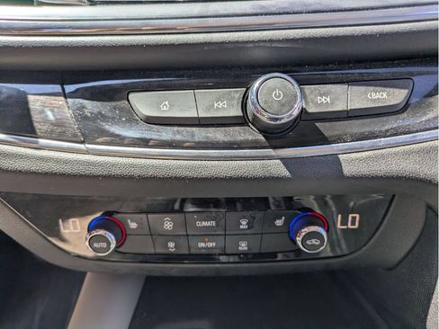 Used 2019 Buick Enclave Essence AWD/4WD image 23
