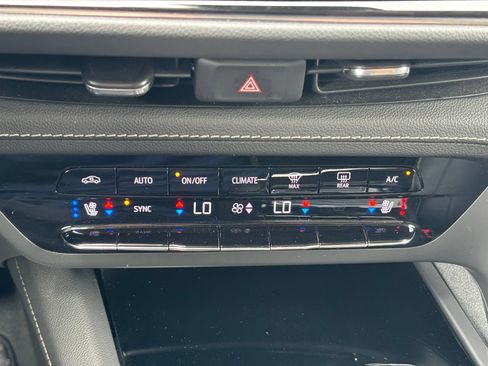 Used 2023 Buick Envision Avenir AWD/4WD image 27