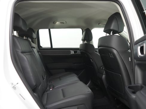 Used 2026 Hyundai Santa Fe SEL AWD/4WD image 13