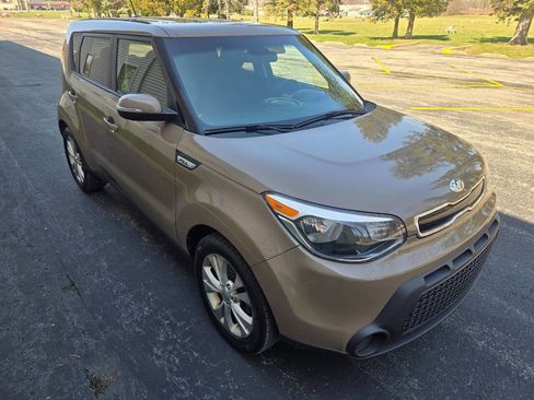 Used 2014 Kia Soul + image 14