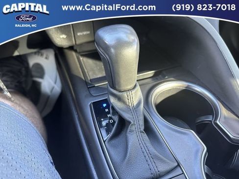 Used 2024 Toyota Camry SE image 29
