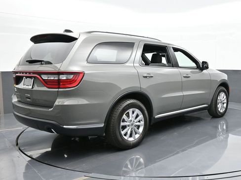 Used 2024 Dodge Durango SXT w/ 3rd Row Seating Group image 5
